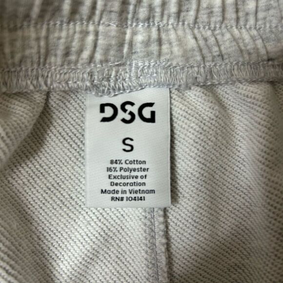 NWT-Men's Grey Casual Shorts Size-Small - Picture 2 of 6